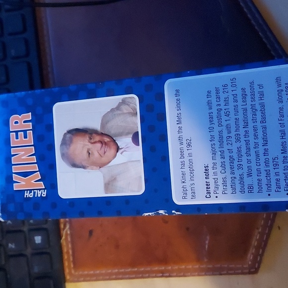 Bobblehead - Picture 2 of 4